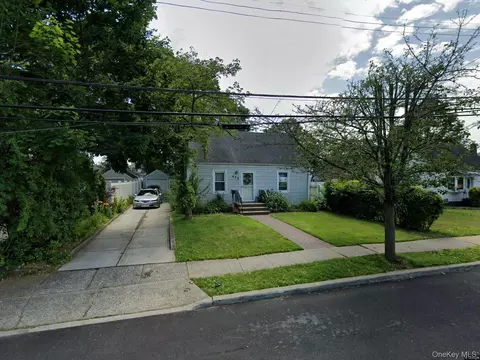 650 Irene St S, Hempstead, NY 11550