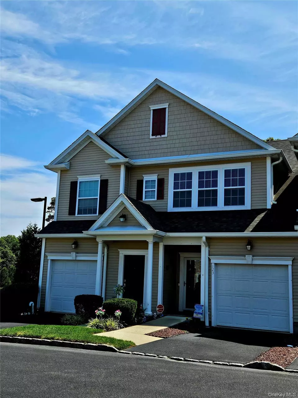 Exterior - 124 Wildwood Cir, Holtsville, NY 11742 photo 1 of 3
