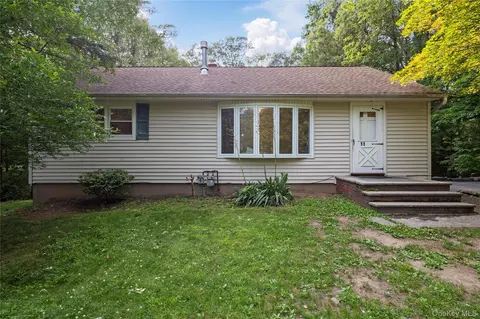 11 Brookview Blvd, Ramapo, NY 10977