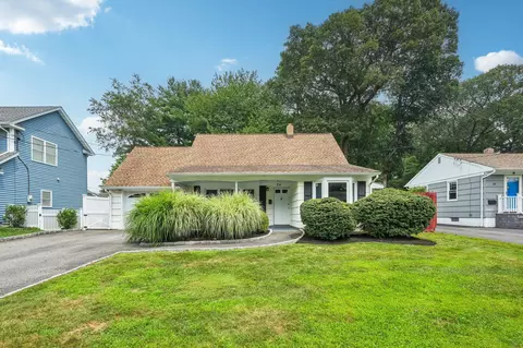 26 Center St, Orangetown, NY 10965