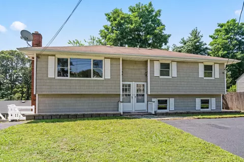 49 Georgia St, East Northport, NY 11731