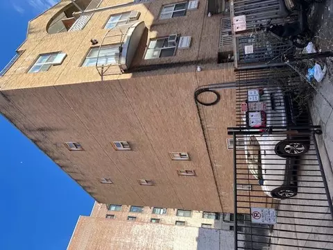 4169 Summit Ct, New York, NY 11355