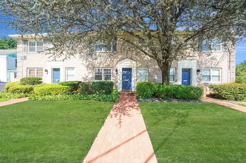 4 S Forrest Ave #B, Rockville Centre, NY 11570