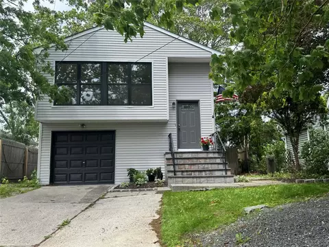 31 Whitestone Rd, Sound Beach, NY 11789