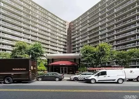 61-25 97th St #1D, New York, NY 11374