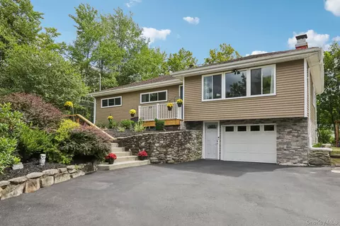 128 Bethlehem Rd, New Windsor, NY 12553