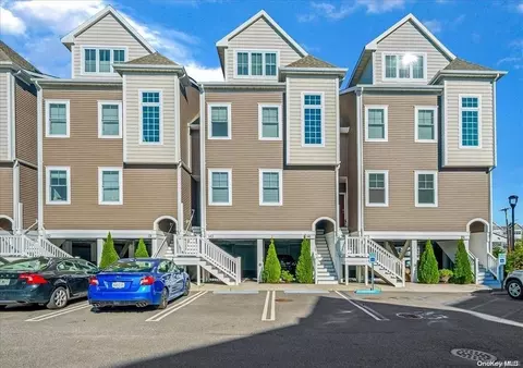 141 Marina Pointe Dr, East Rockaway, NY 11518