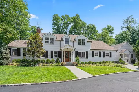 1692 Route 25a Private Rd, Syosset, NY 11791