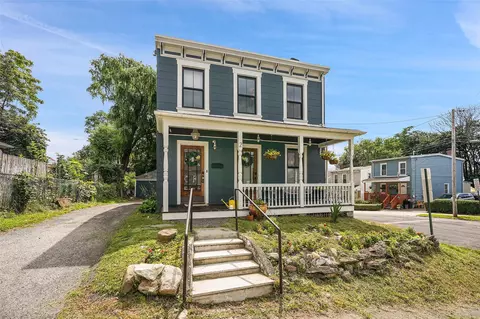 2 Lincoln Ter, Newburgh, NY 12550