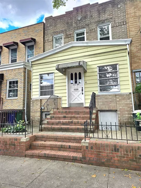 71-09 68 St, New York, NY 11385