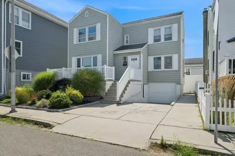 7 Vinton St, Long Beach, NY 11561