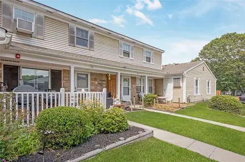 5 Valley Forge Ct # F, Ridge, NY 11961