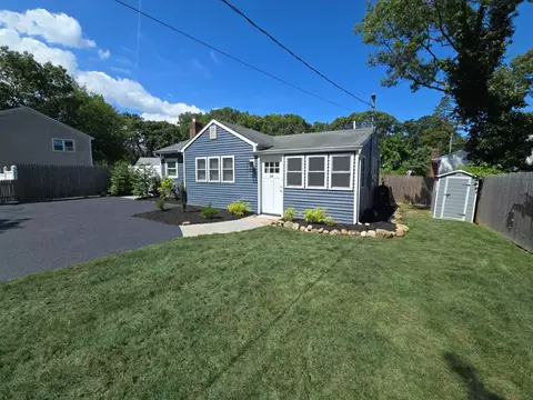 24 Malverne Rd, Sound Beach, NY 11789