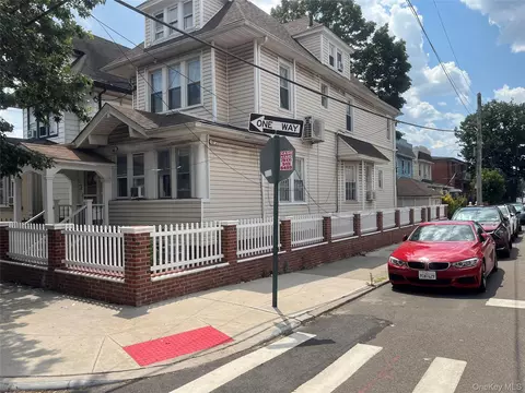 87-52 143rd St, Jamaica, NY 11435