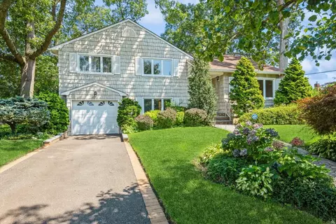 1901 Merion St, East Meadow, NY 11554
