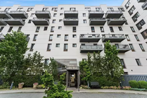 100 W Broadway #7BB, Long Beach, NY 11561