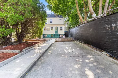 264 Woodworth Ave, Yonkers, NY 10701