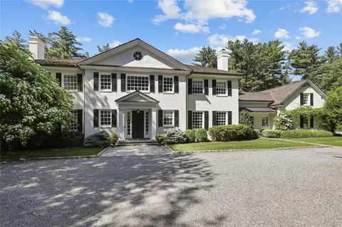 18 Oregon Rd, Mount Kisco, NY 10549