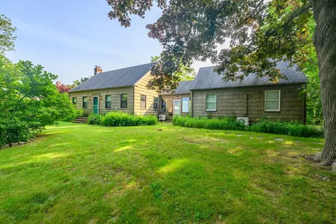1111 Main St, Greenport, NY 11944