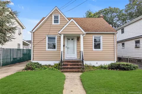 191 Litchfield Ave, Meacham, NY 11003