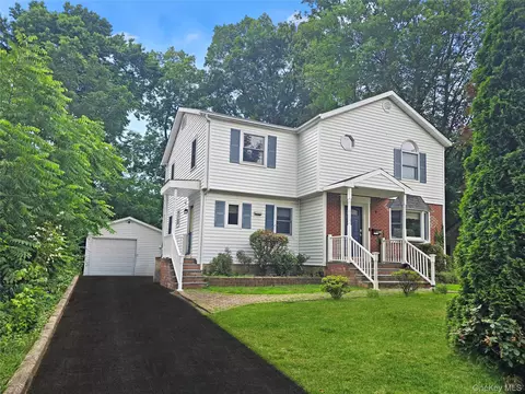35 Willits Rd, Glen Cove, NY 11542