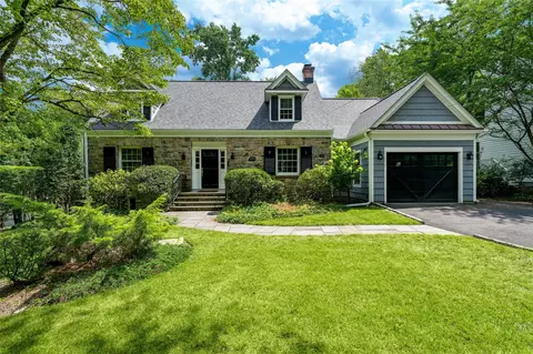 134 Lockwood Rd, Greenwich, CT 06878