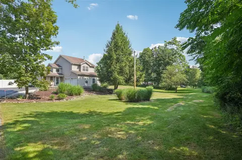 904 W Kaisertown Rd, Montgomery, NY 12549