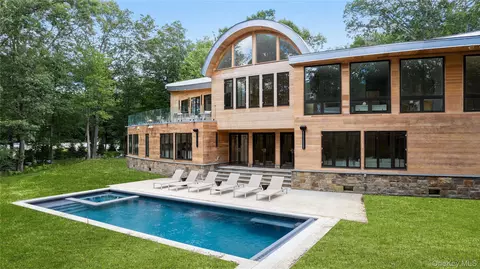 16 Col Sheldon Ln, Pound Ridge, NY 10576