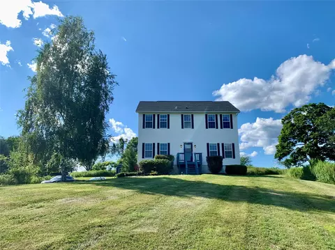 34 Grangevale Rd, Union Vale, NY 12540
