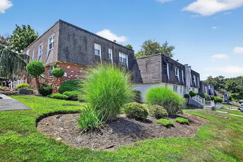 22 Crescent Dr #88, Thiells, NY 10984