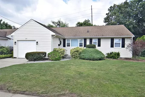 218 Gibson Blvd, Hewlett, NY 11557
