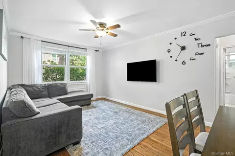 3 Bryant Cres #1B, White Plains, NY 10605