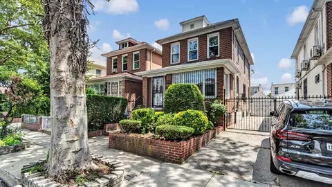 3137 86th St, New York, NY 11369