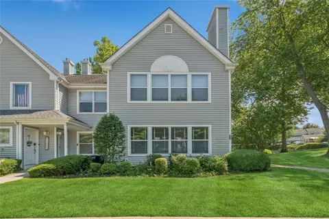 87 Leeward Ct, Port Jefferson, NY 11777