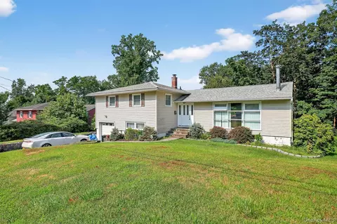 23 Wolf Rd, Cortlandt, NY 10520