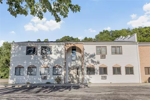 33 Scarborough Ln #C, Wappinger, NY 12590