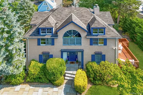 11 Cambridge Ct, Larchmont, NY 10538