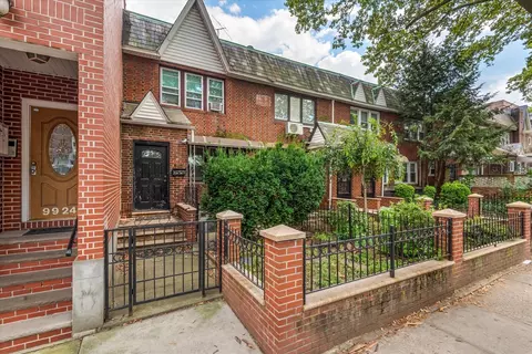 99-22 67th Ave, New York, NY 11374