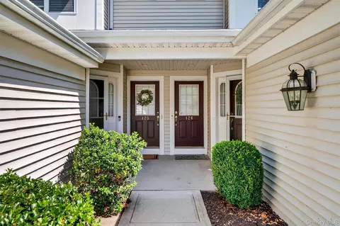 126 Viewpoint Ter, Peekskill, NY 10566