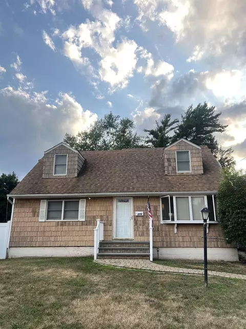 276 Division Ave, Hicksville, NY 11801