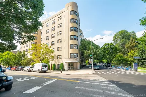 190 E Mosholu Pkwy S #4G, New York, NY 10458