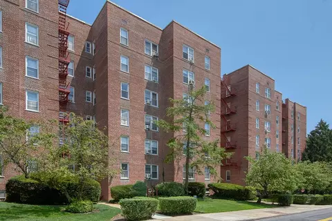 126 Church St #5A, New Rochelle, NY 10805