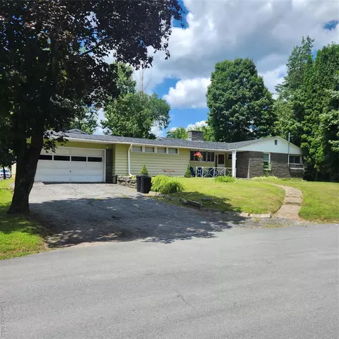 7 Meadow St, Rockland, NY 12758