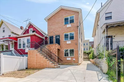 4636 Bronx Blvd, New York, NY 10470