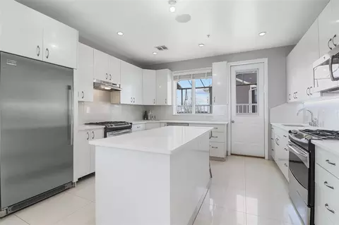 14 Hamburg Way #303, Monroe, NY 10950