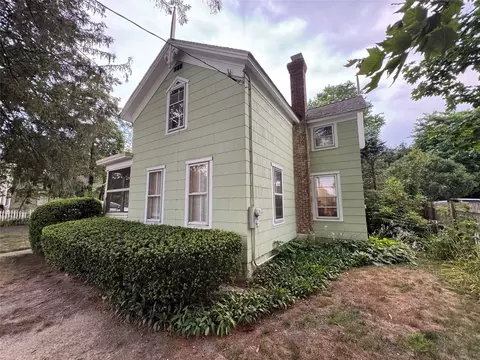 627 Roanoke Ave, Riverhead, NY 11901
