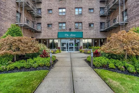 204-15 Foothill Ave #B65, Hollis, NY 11423