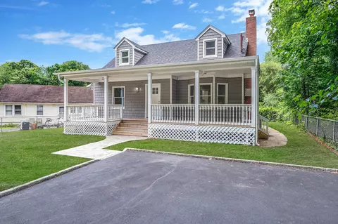 50 Steuben Blvd, Nesconset, NY 11767