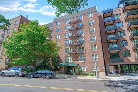 44-20 Douglaston Pkwy Douglaston Pkwy #5A, New York, NY 11363