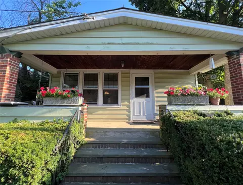31 9th Ave, Sea Cliff, NY 11579